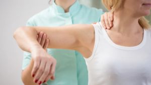 Séance de physiothérapie au cabinet de Temsia, Agadir